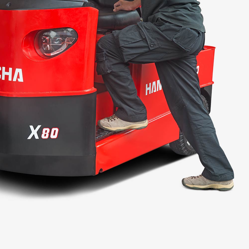 Low-Profile Access Platform - Extra-wide entry step with non-slip surface guarantees safe, comfortable mounting/dismounting.