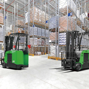 How to Choose the Right Pallet Jack for Your Industry