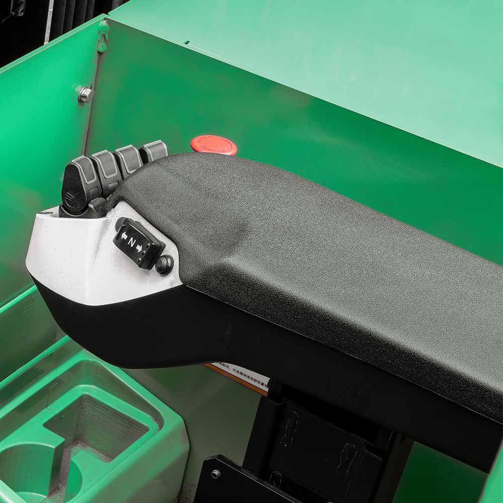Advanced electro-hydraulic fingertip controls provide smooth, responsive operation, enabling precise load handling and enhanced operator confidence.